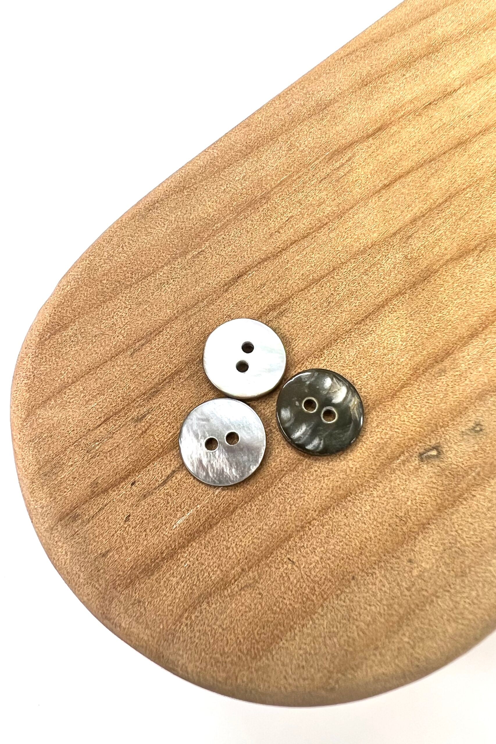Black Mother of Pearl Button | 11.25mm