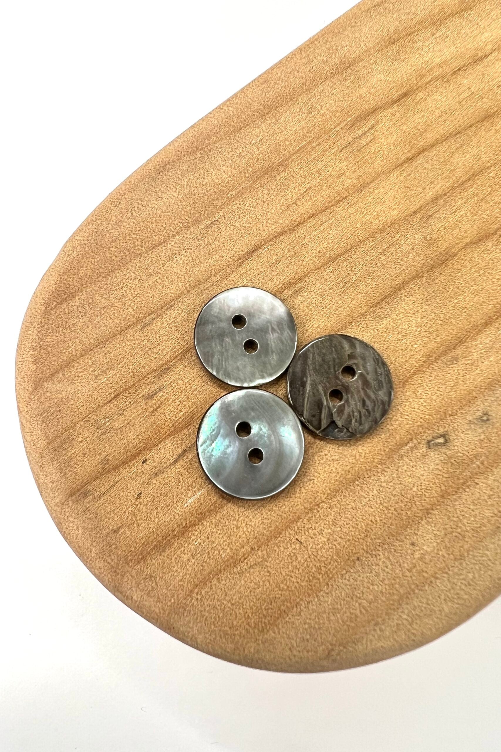 Black Mother of Pearl Button | 15mm