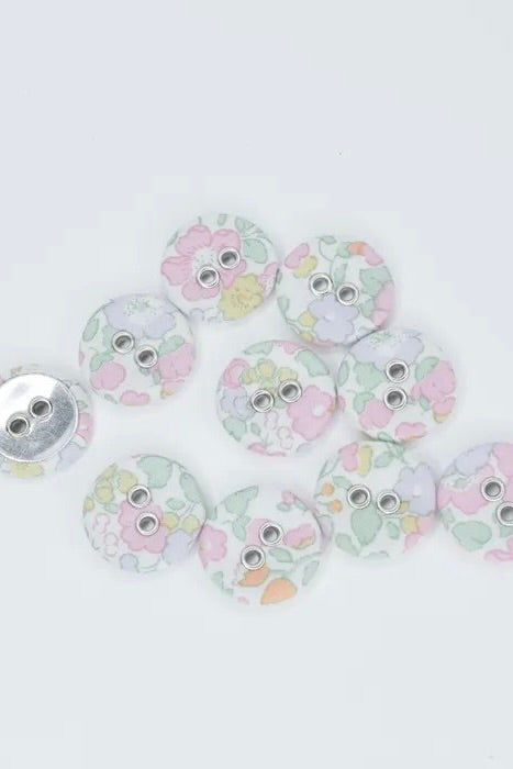 Liberty Betsy Ann H Button | 16mm
