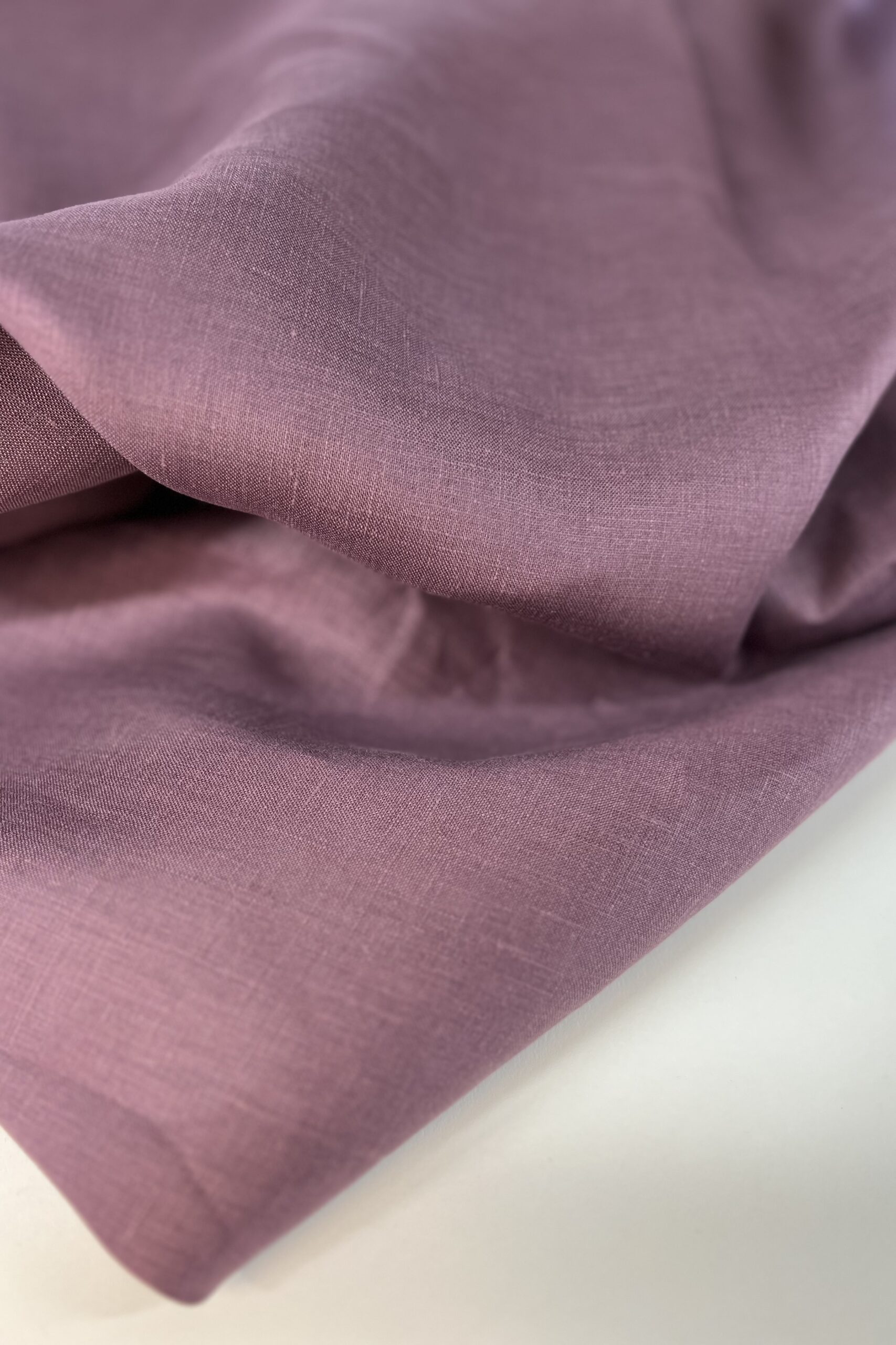 Grape Classic Finish Linen - Joan’s Fine Fabric