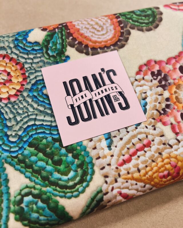 About a 2 weeks ago I noticed a change in the orders coming through. More wools, bottom weights and deeper tones. Others are still picking up lovely cotton lawns (like this one in the photos) and it got me thinking about sewing habits and the seasons.

Do you sew for the season? 
I’d love to know 🤓
- Lucy